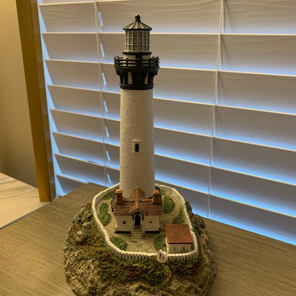 Lighthouse Pigeon Forge Vintage 1997 - Picture 1 of 10